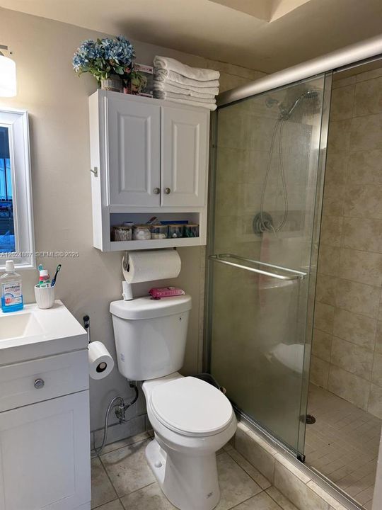 В аренду: $1,850 (2 спален, 2 ванн, 827 Квадратных фут)