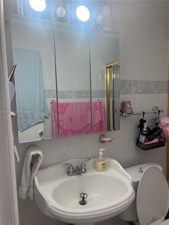 2nd bathroom