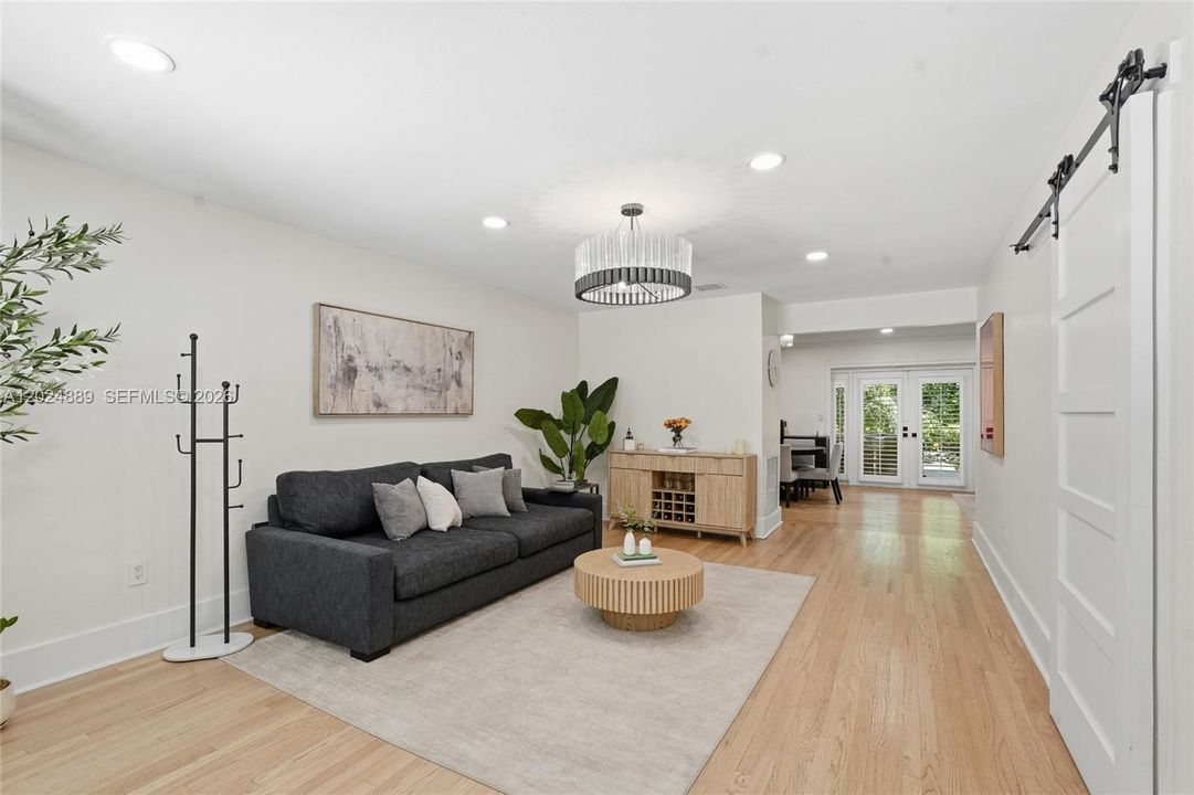 For Sale: $1,925,000 (3 beds, 2 baths, 1702 Square Feet)