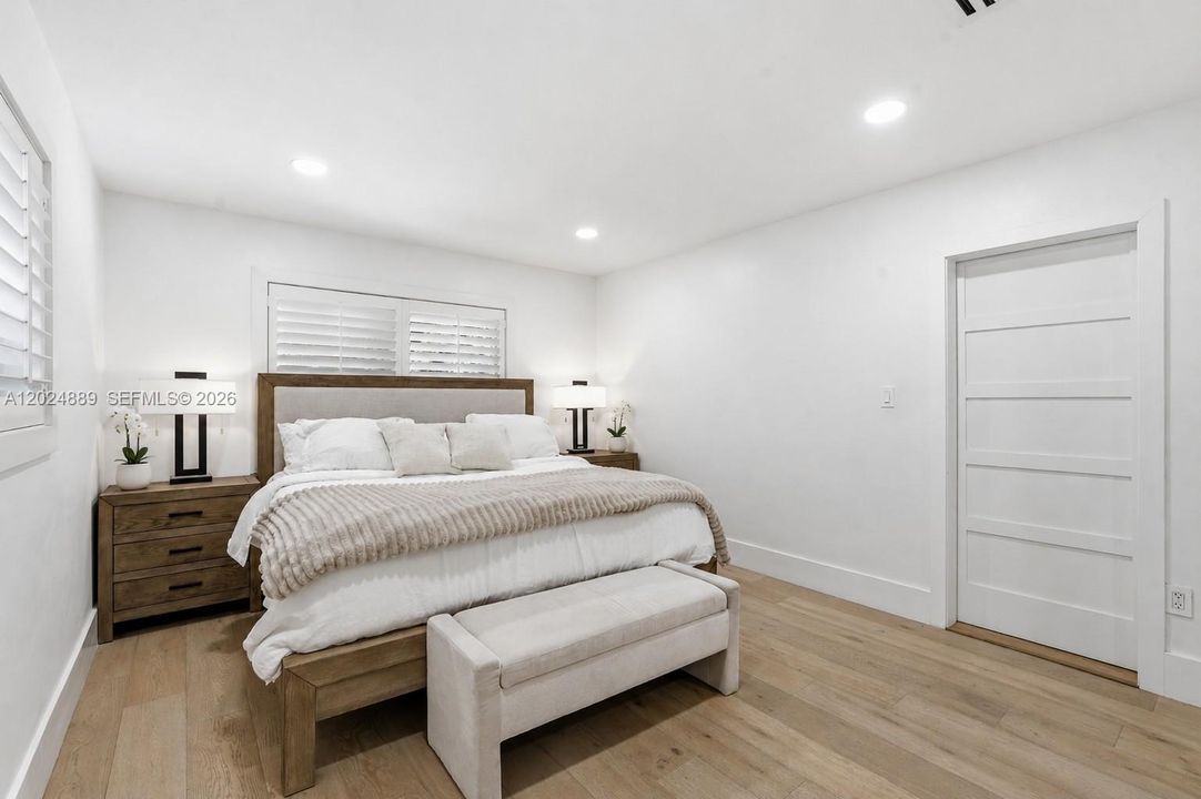 For Sale: $1,925,000 (3 beds, 2 baths, 1702 Square Feet)