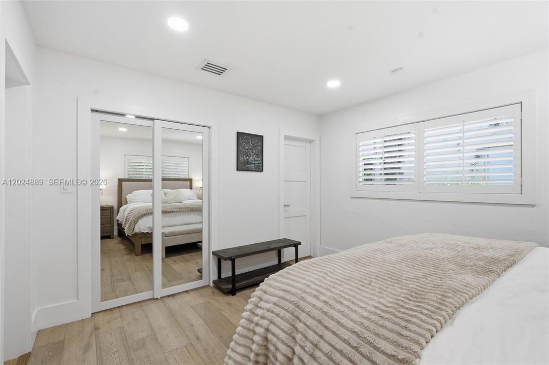 For Sale: $1,925,000 (3 beds, 2 baths, 1702 Square Feet)