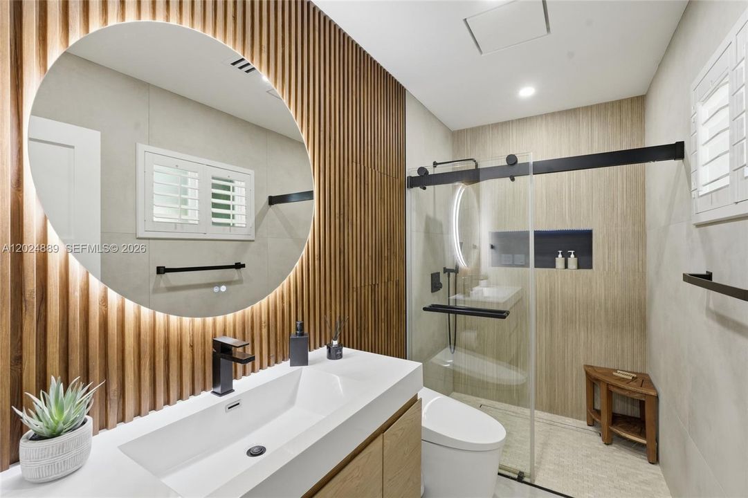 For Sale: $1,925,000 (3 beds, 2 baths, 1702 Square Feet)