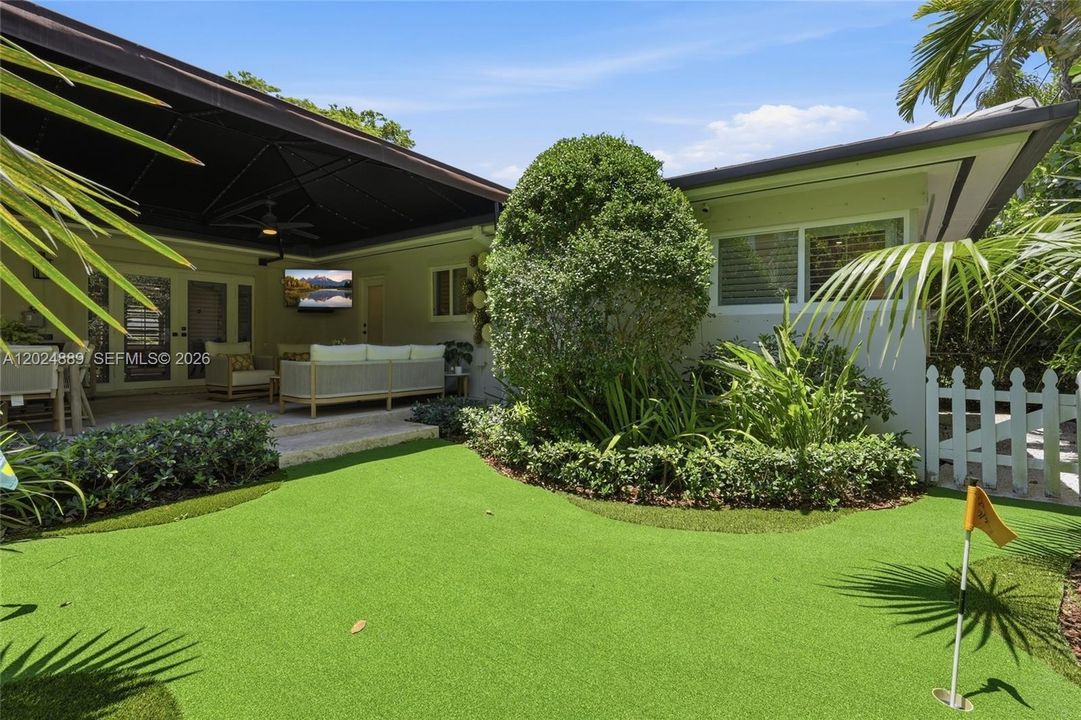 For Sale: $1,925,000 (3 beds, 2 baths, 1702 Square Feet)