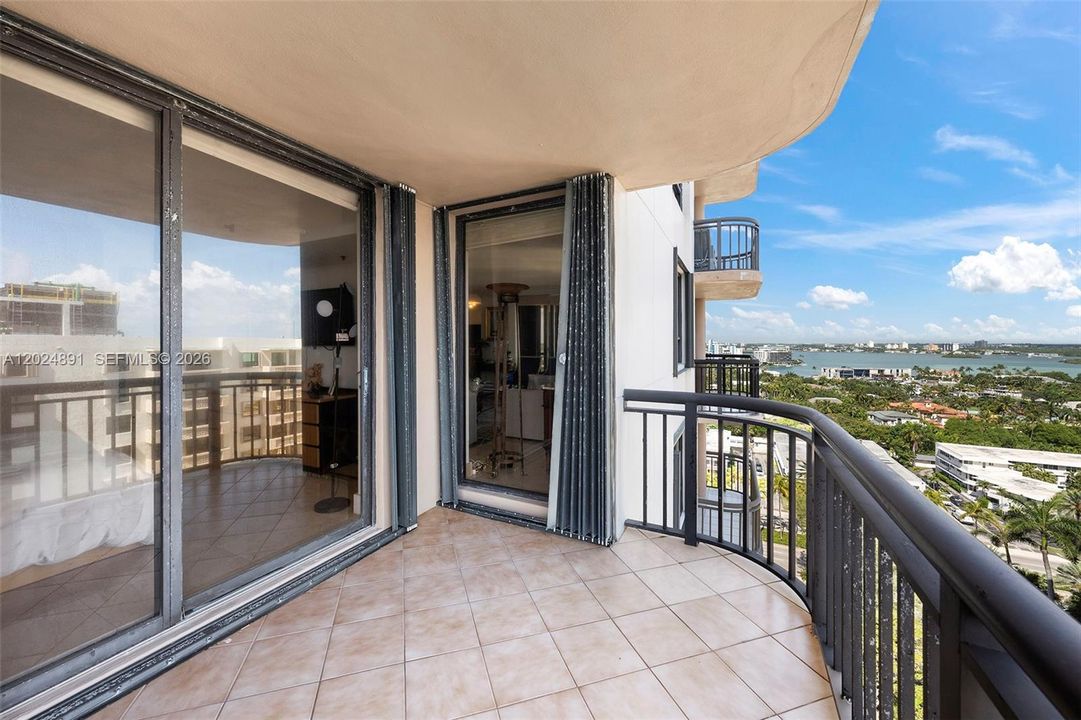 For Sale: $1,799,000 (2 beds, 2 baths, 2018 Square Feet)