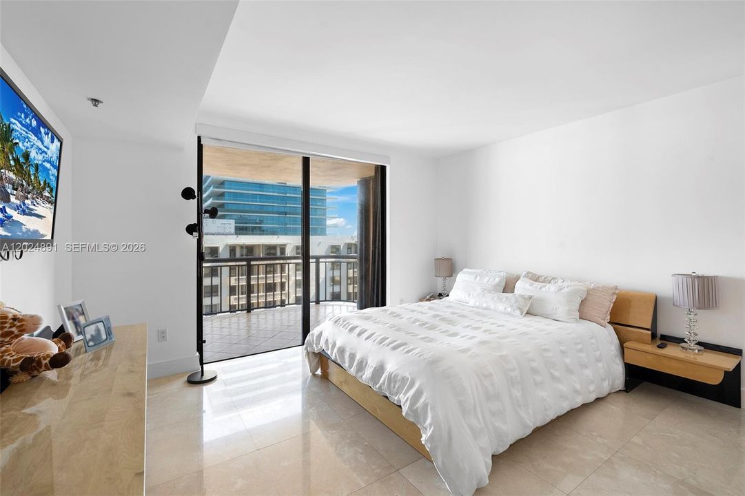 For Sale: $1,799,000 (2 beds, 2 baths, 2018 Square Feet)