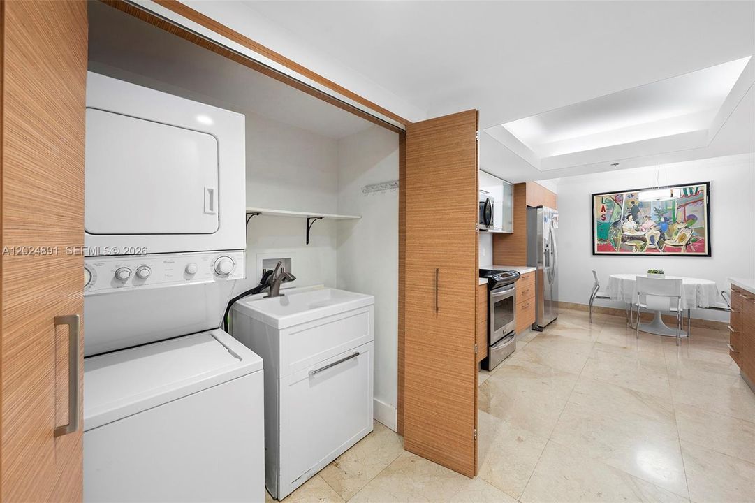For Sale: $1,799,000 (2 beds, 2 baths, 2018 Square Feet)