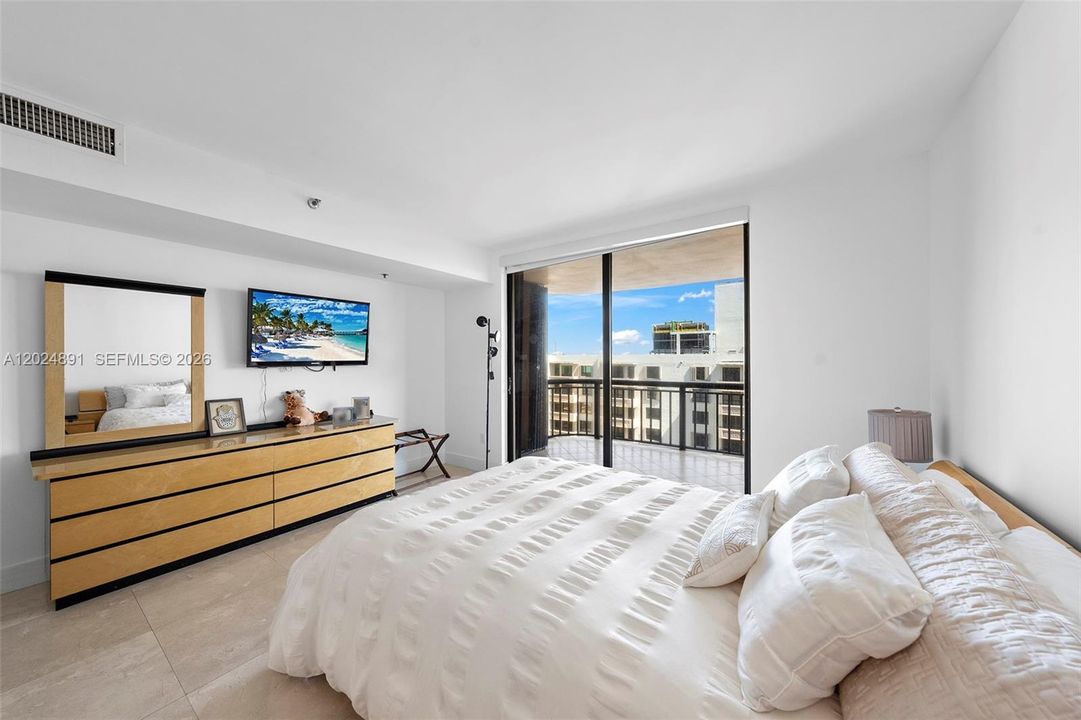 For Sale: $1,799,000 (2 beds, 2 baths, 2018 Square Feet)
