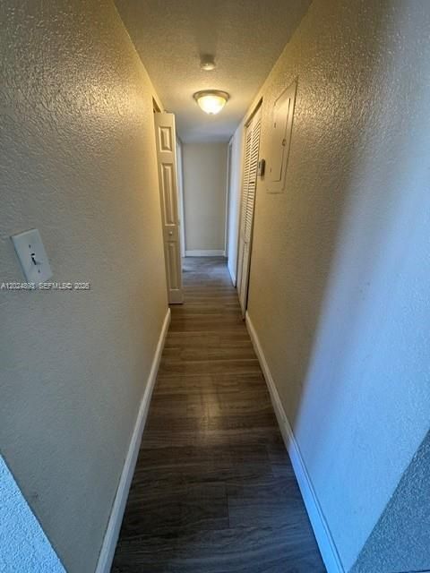 Active With Contract: $215,000 (2 beds, 2 baths, 890 Square Feet)