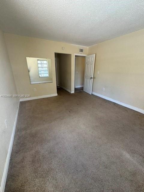 Active With Contract: $215,000 (2 beds, 2 baths, 890 Square Feet)