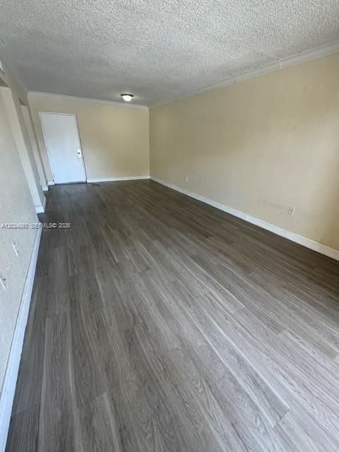 Active With Contract: $215,000 (2 beds, 2 baths, 890 Square Feet)