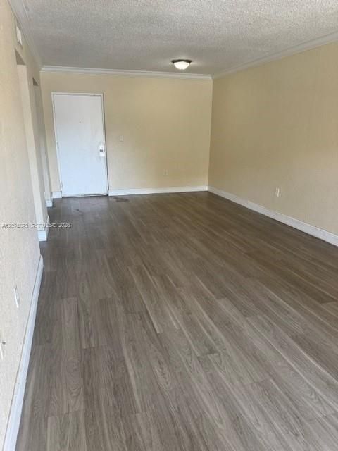 Active With Contract: $215,000 (2 beds, 2 baths, 890 Square Feet)