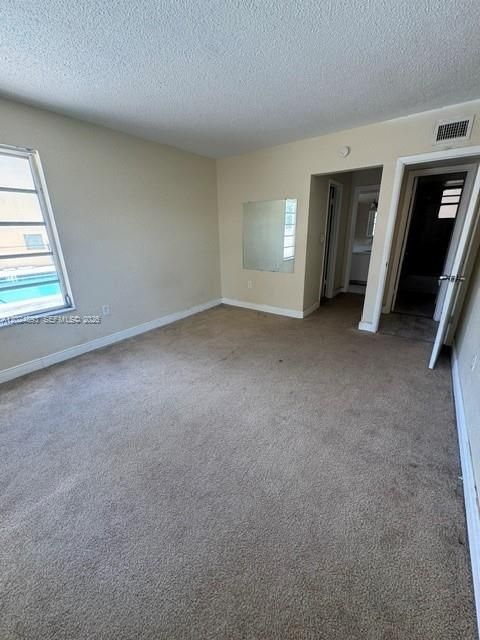 Active With Contract: $215,000 (2 beds, 2 baths, 890 Square Feet)