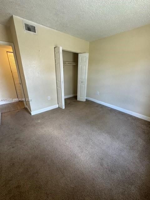 Active With Contract: $215,000 (2 beds, 2 baths, 890 Square Feet)