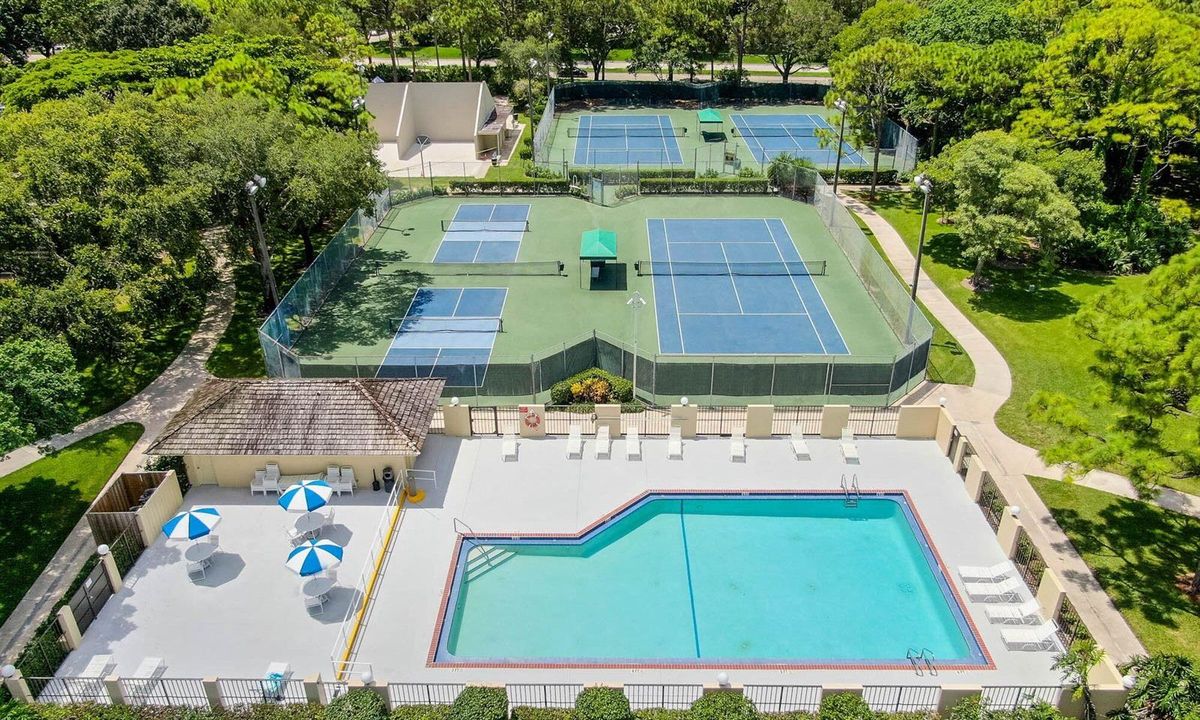 Glenwood-pool-2_Print_watermark-2000x120