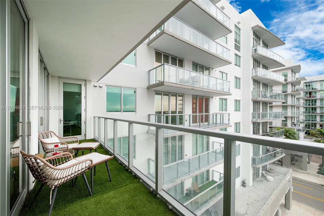 На продажу: $520,000 (2 спален, 2 ванн, 1130 Квадратных фут)
