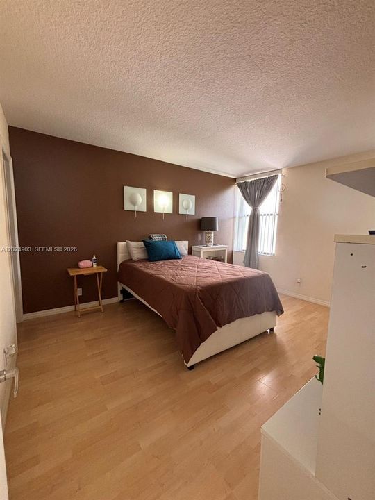 For Sale: $250,000 (3 beds, 2 baths, 1330 Square Feet)