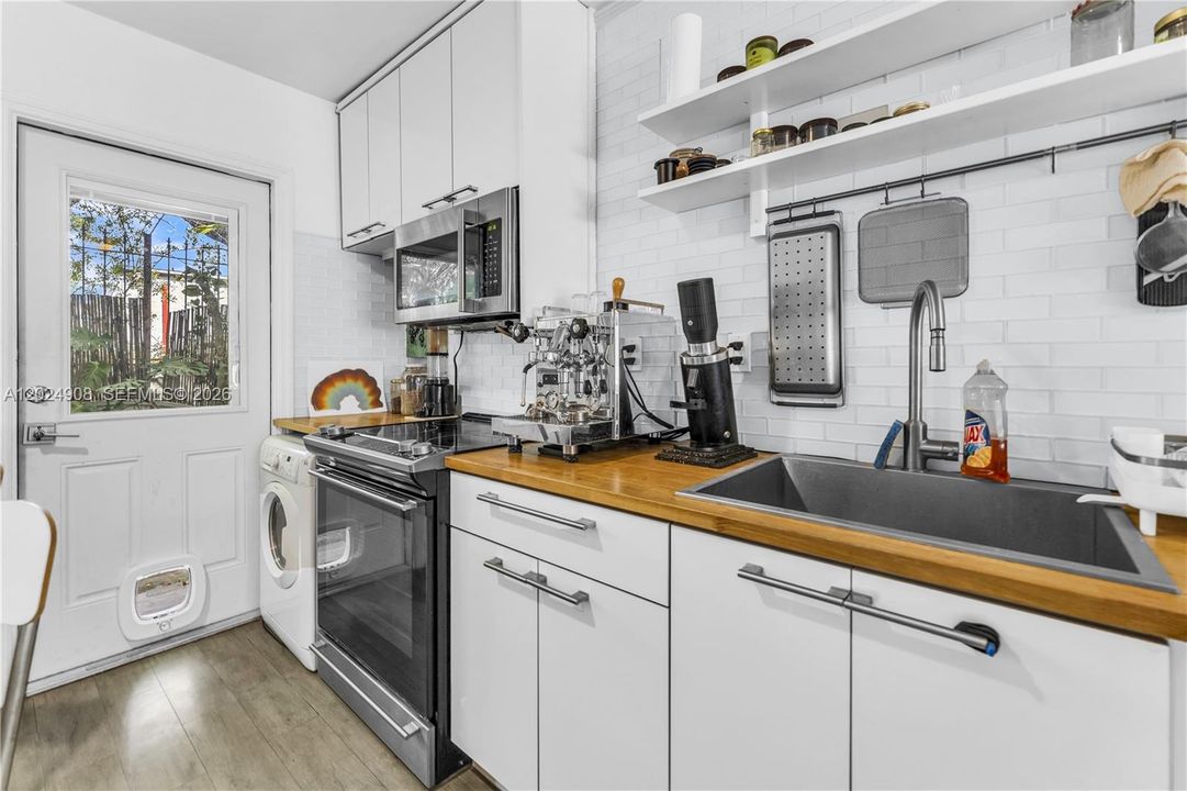 En Venta: $425,000 (2 camas, 1 baños, 730 Pies cuadrados)