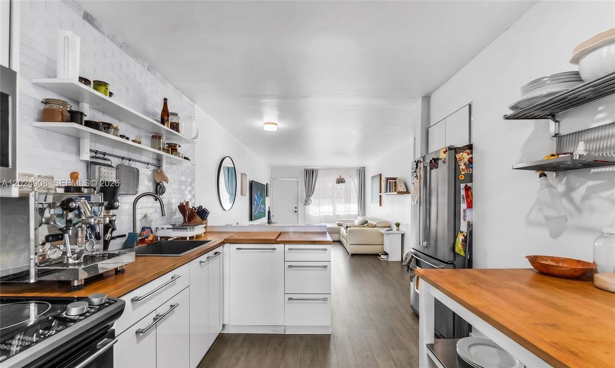 En Venta: $425,000 (2 camas, 1 baños, 730 Pies cuadrados)