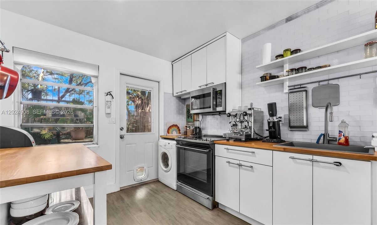 En Venta: $425,000 (2 camas, 1 baños, 730 Pies cuadrados)