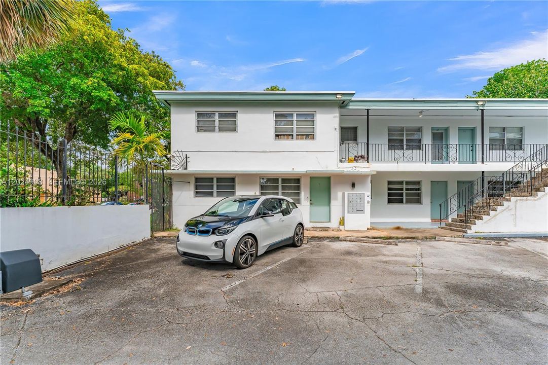 En Venta: $425,000 (2 camas, 1 baños, 730 Pies cuadrados)