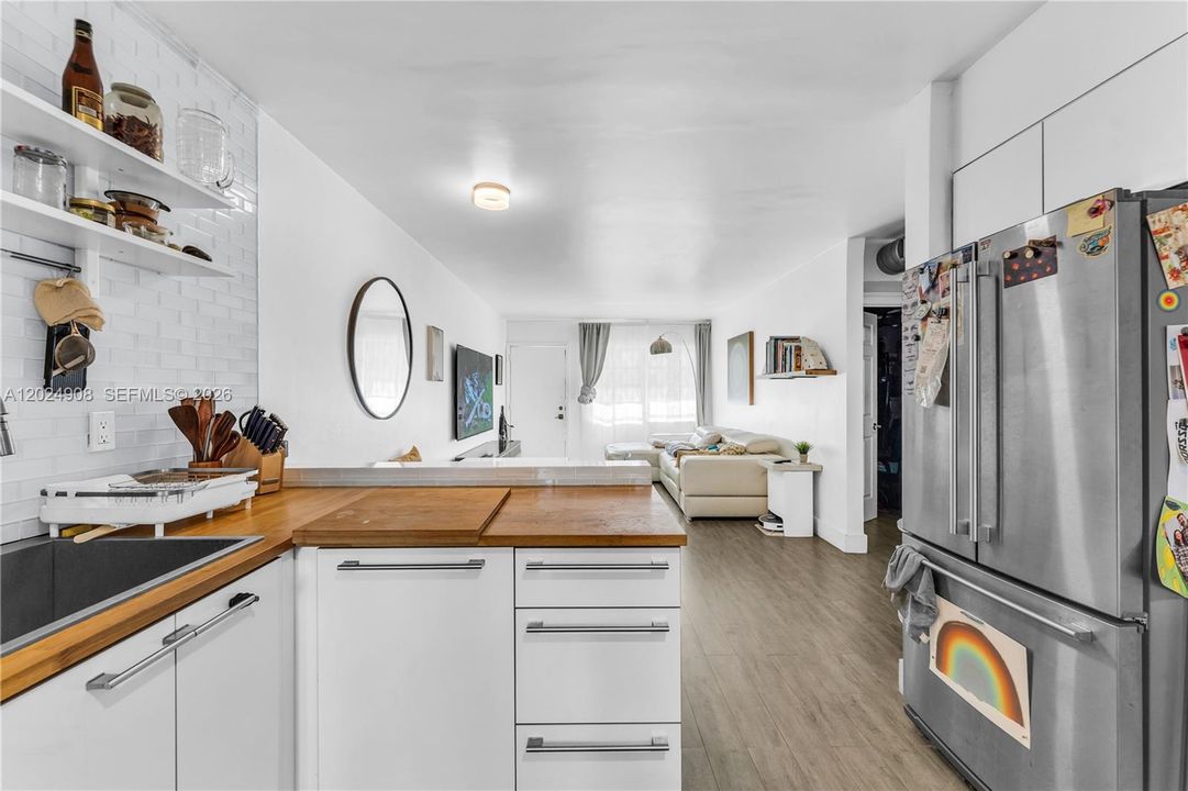 En Venta: $425,000 (2 camas, 1 baños, 730 Pies cuadrados)