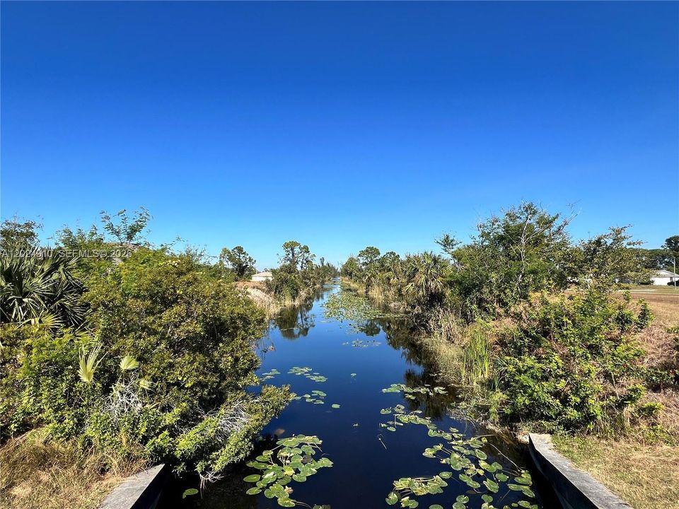На продажу: $41,000 (0.24 acres)