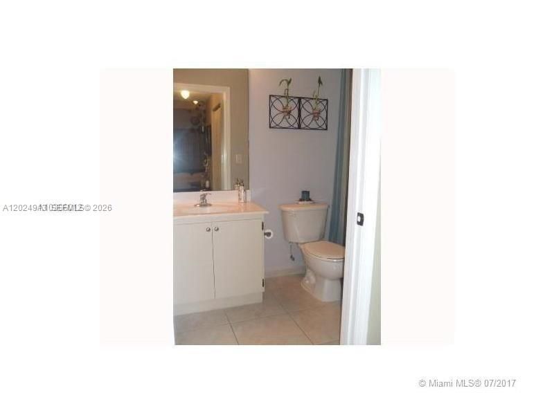 В аренду: $2,550 (2 спален, 2 ванн, 910 Квадратных фут)