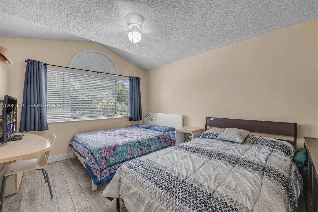 For Sale: $330,000 (2 beds, 2 baths, 1312 Square Feet)