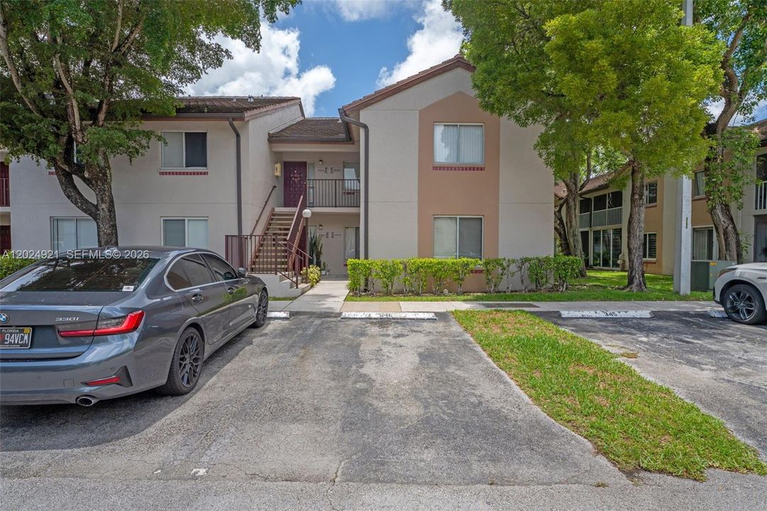 For Sale: $330,000 (2 beds, 2 baths, 1312 Square Feet)
