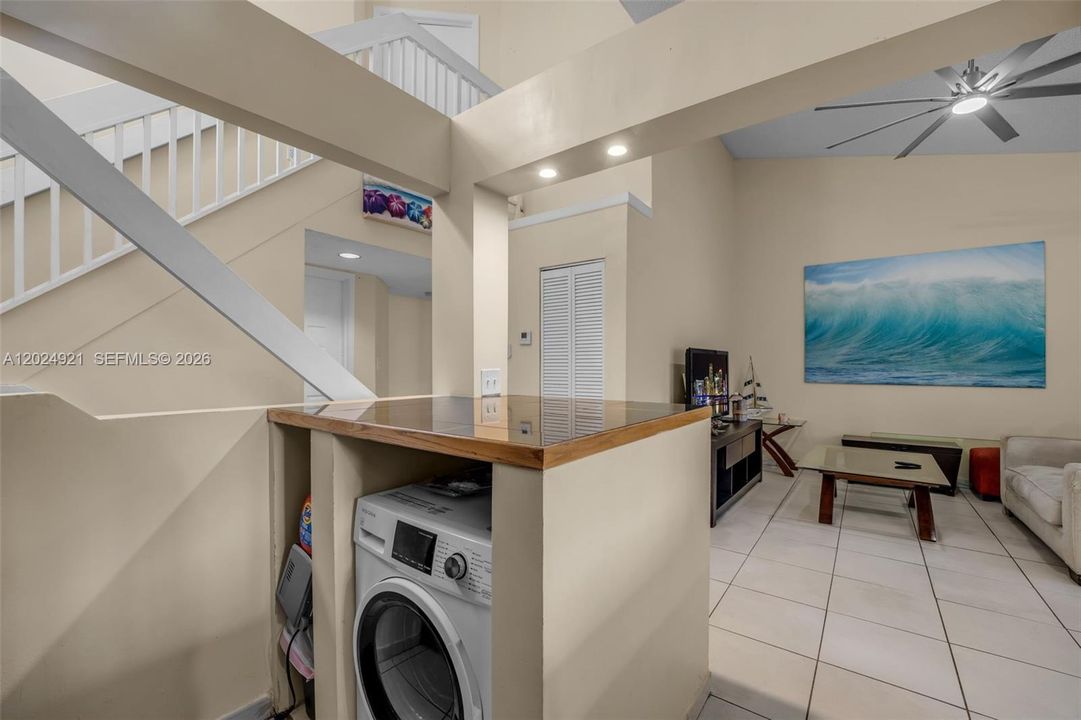 For Sale: $330,000 (2 beds, 2 baths, 1312 Square Feet)