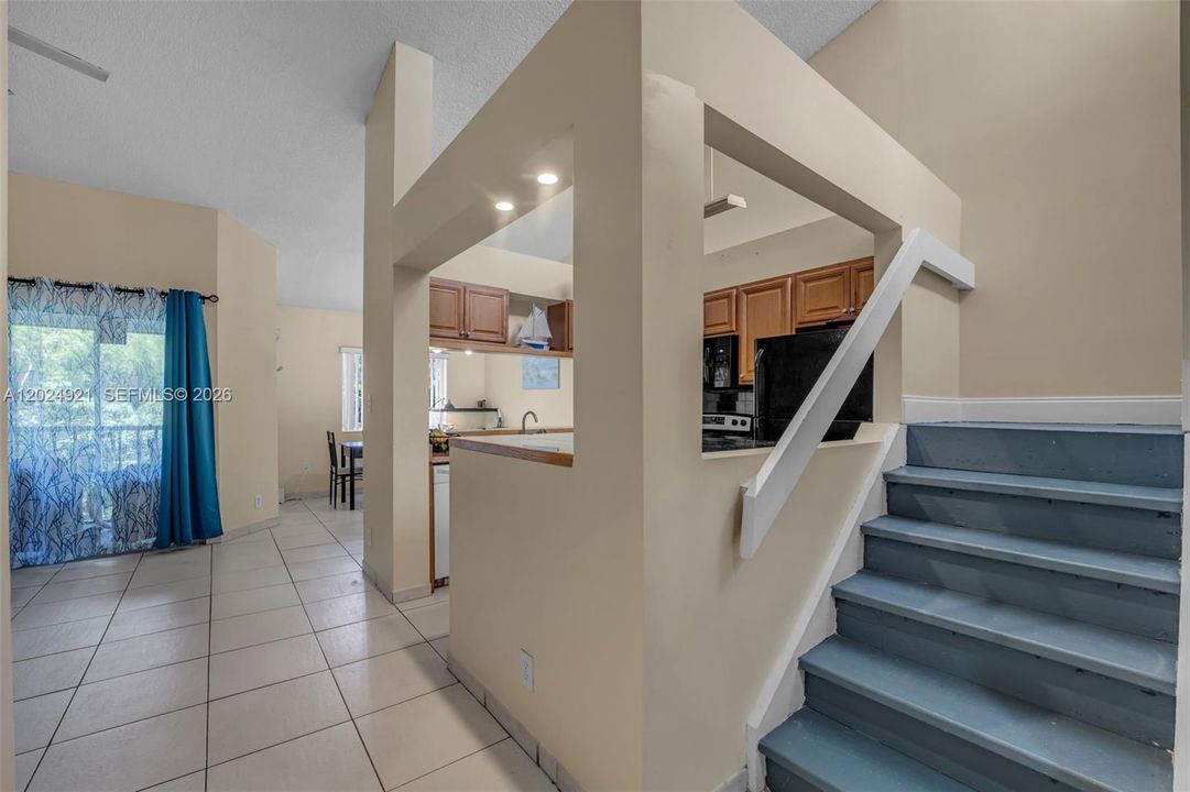 For Sale: $330,000 (2 beds, 2 baths, 1312 Square Feet)