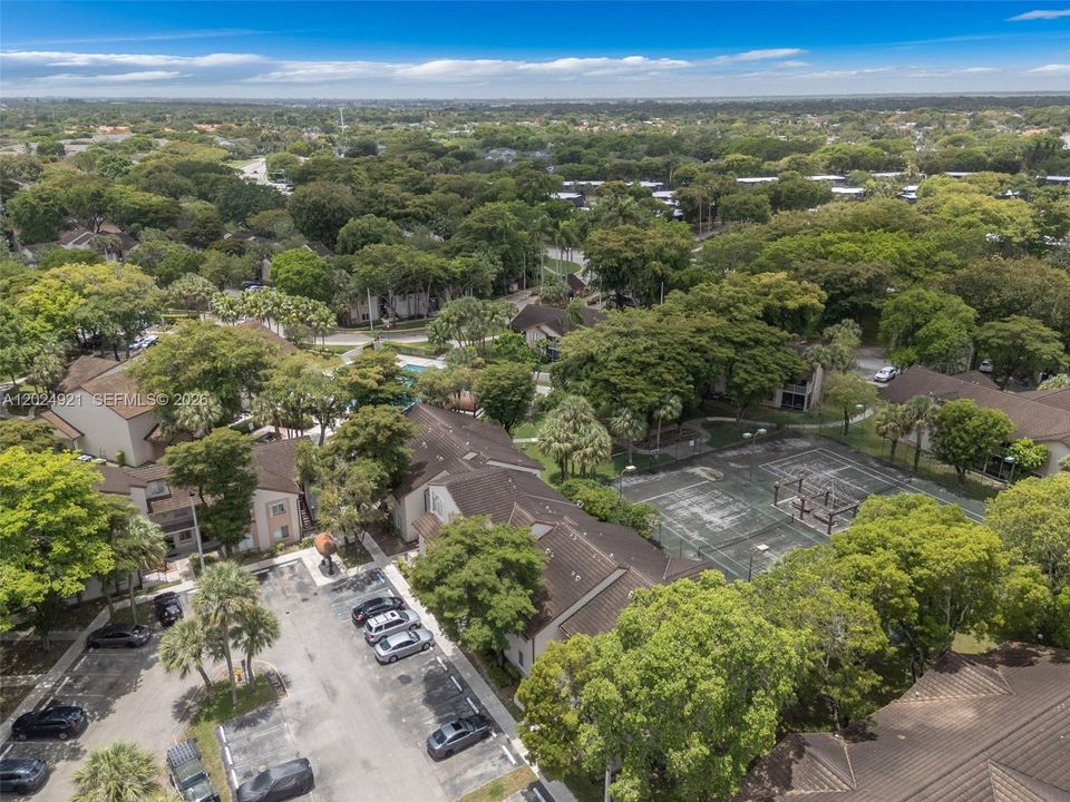 For Sale: $330,000 (2 beds, 2 baths, 1312 Square Feet)