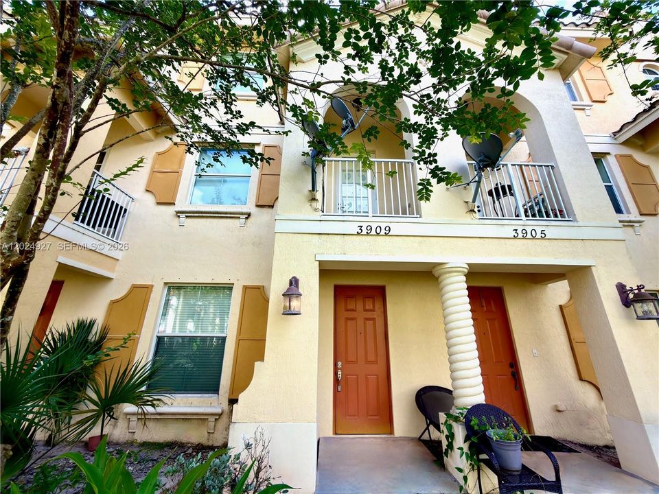 For Sale: $454,900 (4 beds, 3 baths, 1900 Square Feet)