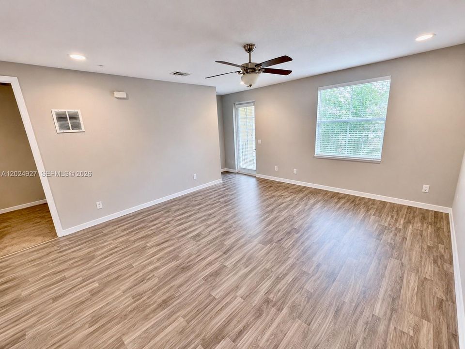 For Sale: $454,900 (4 beds, 3 baths, 1900 Square Feet)
