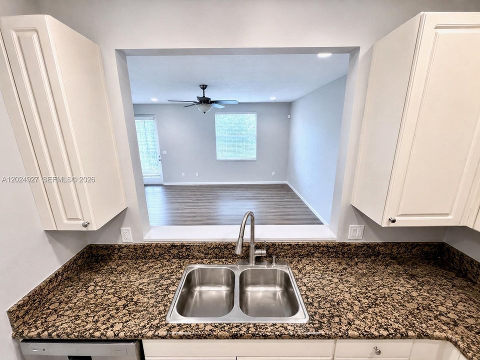 For Sale: $454,900 (4 beds, 3 baths, 1900 Square Feet)