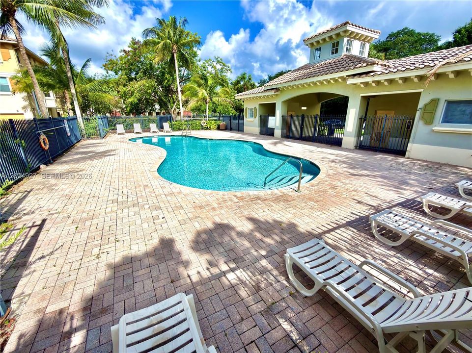For Sale: $454,900 (4 beds, 3 baths, 1900 Square Feet)