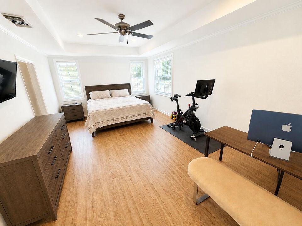 Master bedroom (upstairs)