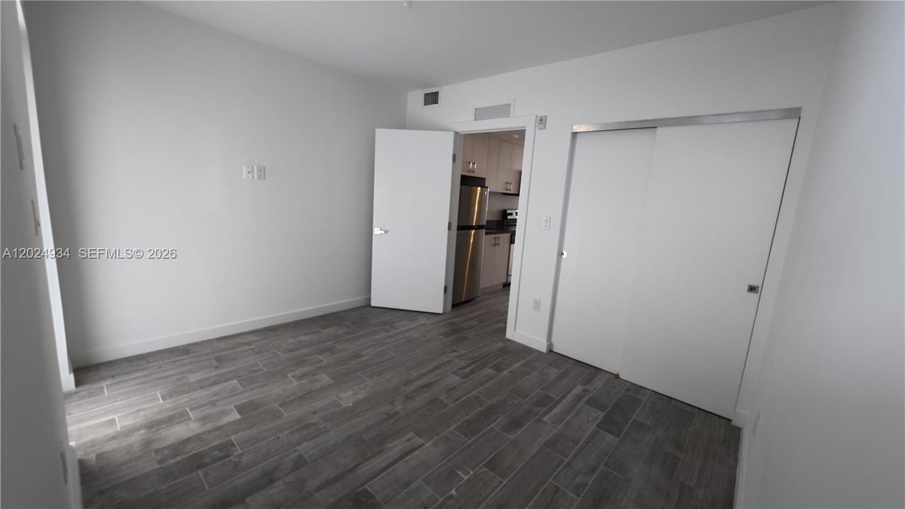 For Rent: $2,200 (1 beds, 1 baths, 422 Square Feet)