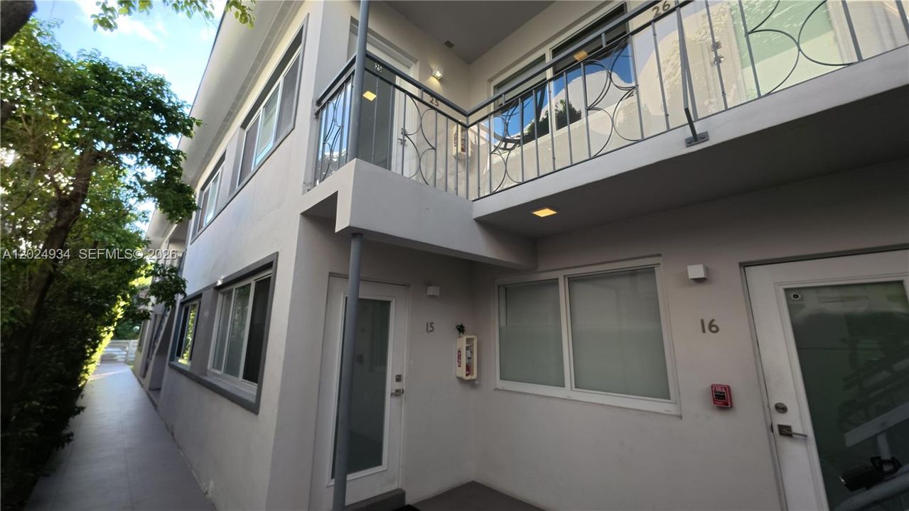 For Rent: $2,200 (1 beds, 1 baths, 422 Square Feet)