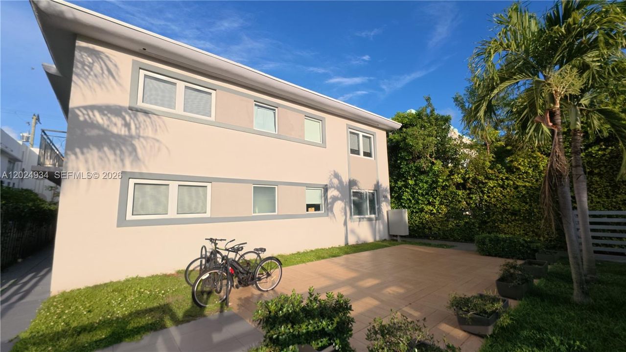 For Rent: $2,200 (1 beds, 1 baths, 422 Square Feet)