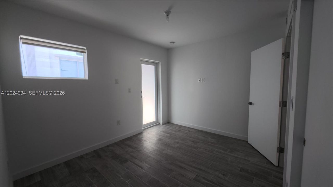 For Rent: $2,200 (1 beds, 1 baths, 422 Square Feet)