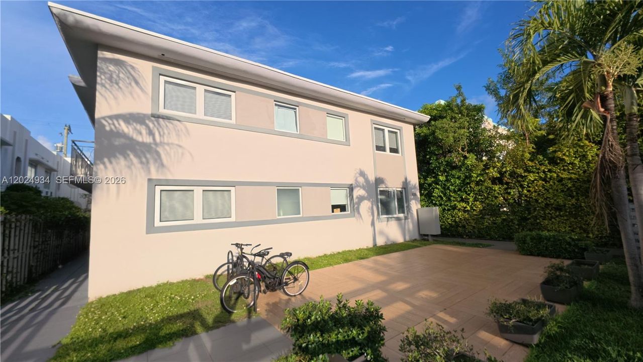For Rent: $2,200 (1 beds, 1 baths, 422 Square Feet)