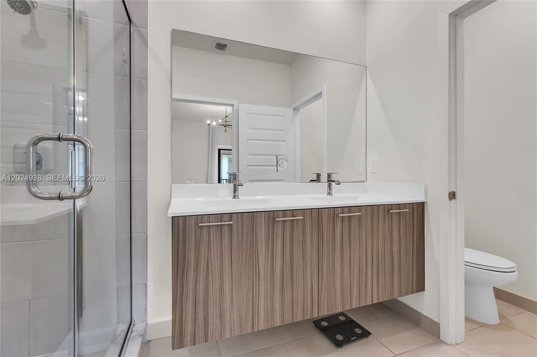 Vendido Recientemente: $670,000 (3 camas, 2 baños, 1604 Pies cuadrados)