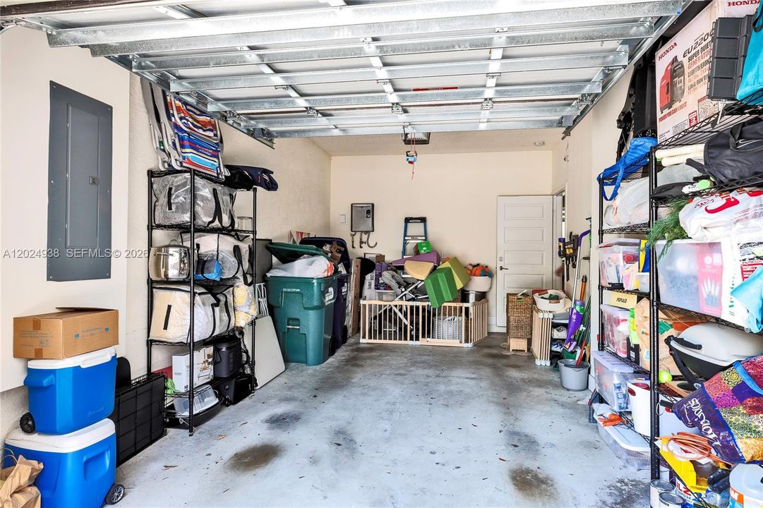 Vendido Recientemente: $670,000 (3 camas, 2 baños, 1604 Pies cuadrados)