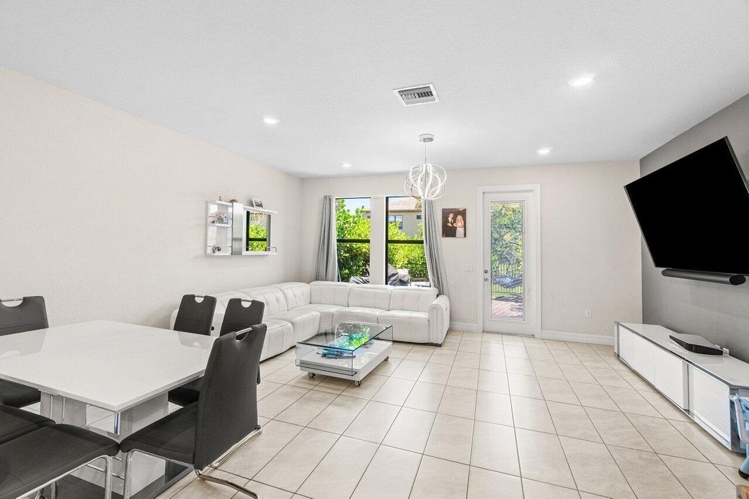 016-4824ChantillyRoad-LakeWorth-FL-33467