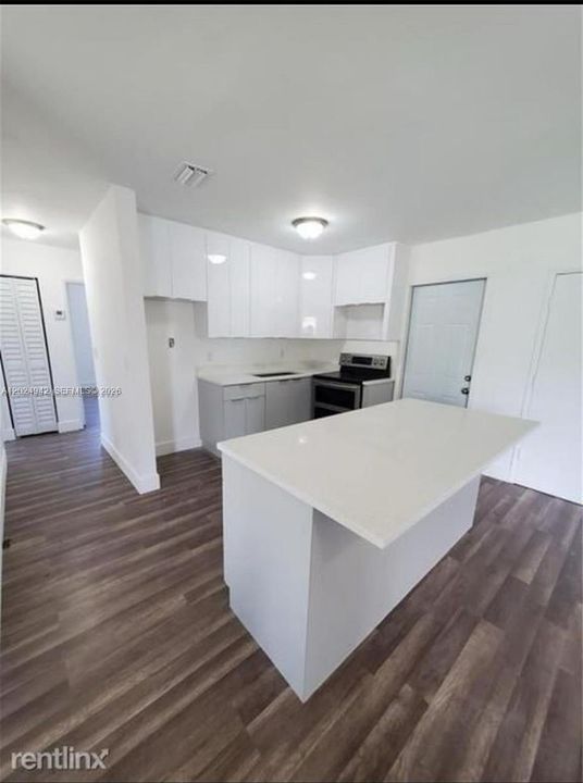 For Sale: $500,000 (3 beds, 2 baths, 1026 Square Feet)