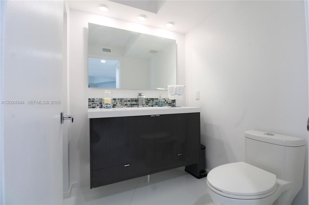 В аренду: $3,900 (1 спален, 1 ванн, 1050 Квадратных фут)