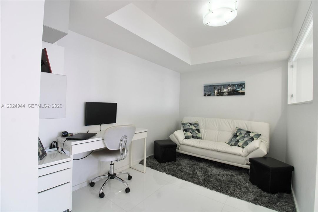 В аренду: $3,900 (1 спален, 1 ванн, 1050 Квадратных фут)