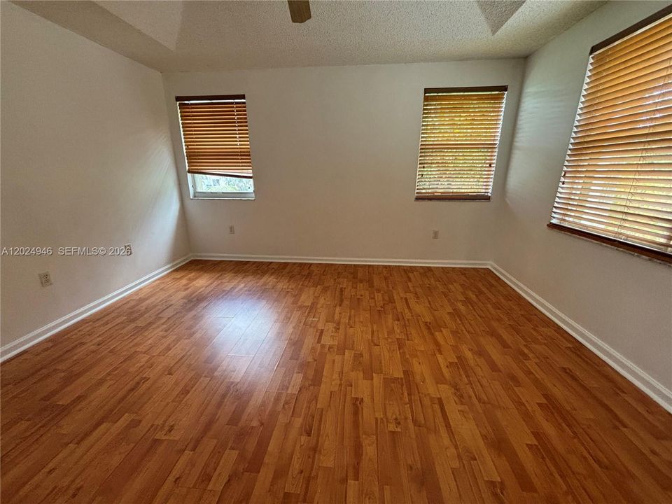 For Rent: $3,600 (3 beds, 2 baths, 1815 Square Feet)