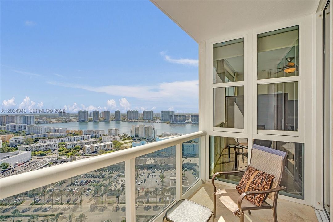 For Sale: $1,249,000 (2 beds, 2 baths, 1577 Square Feet)
